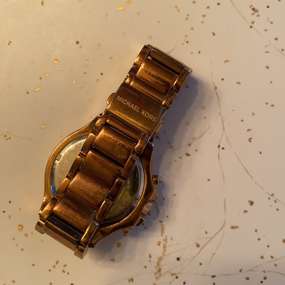 Michael Kors rose gold watch with rhinestones - Picture 4 of 4